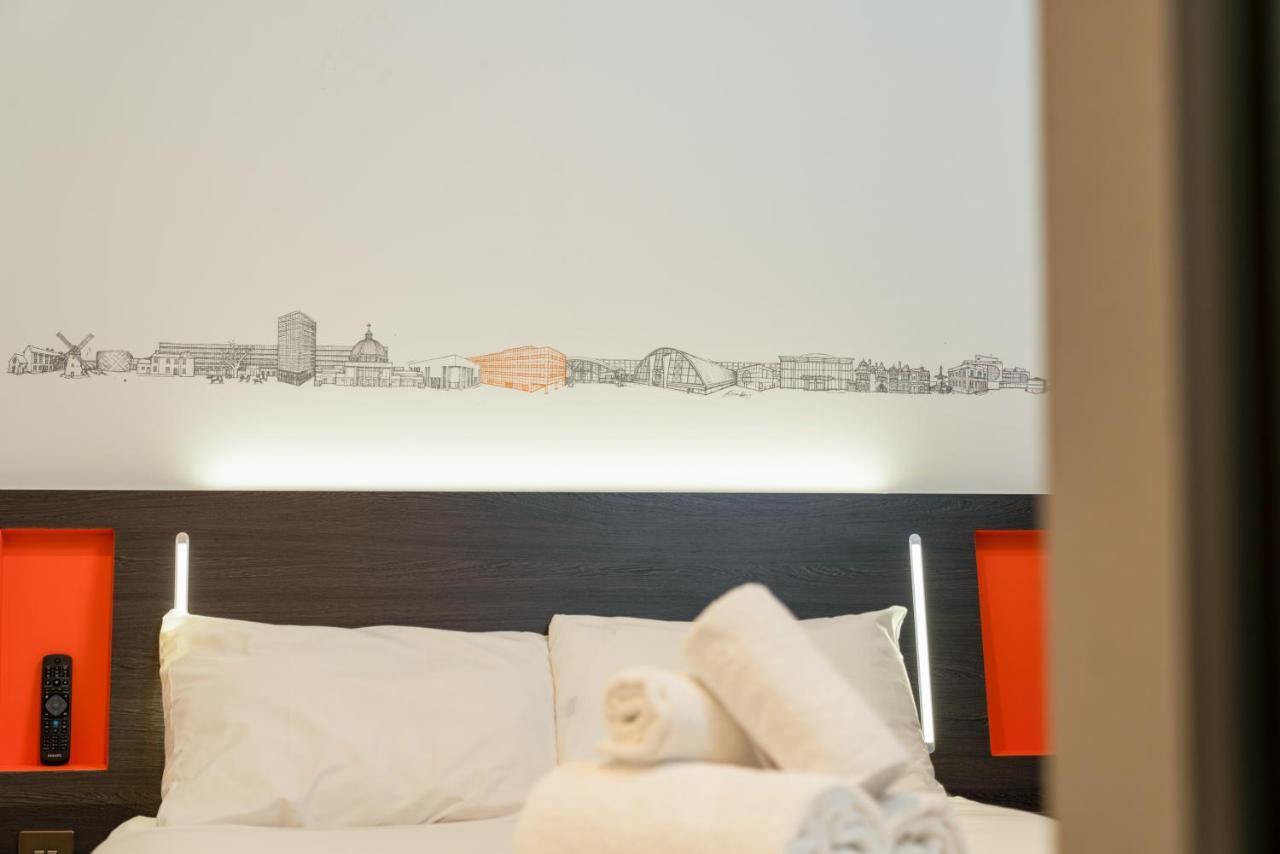 Easyhotel Milton Keynes Buitenkant foto