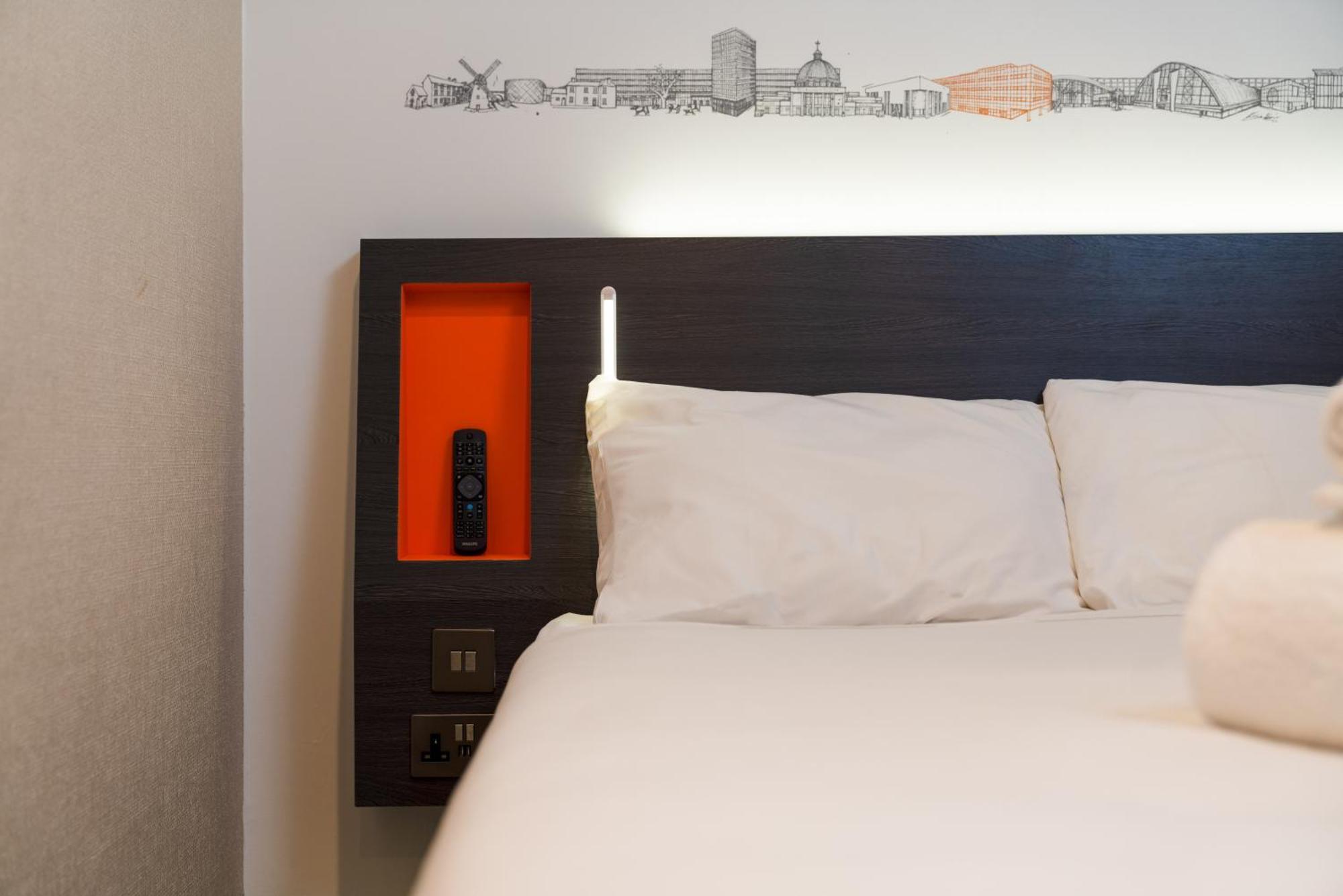 Easyhotel Milton Keynes Buitenkant foto