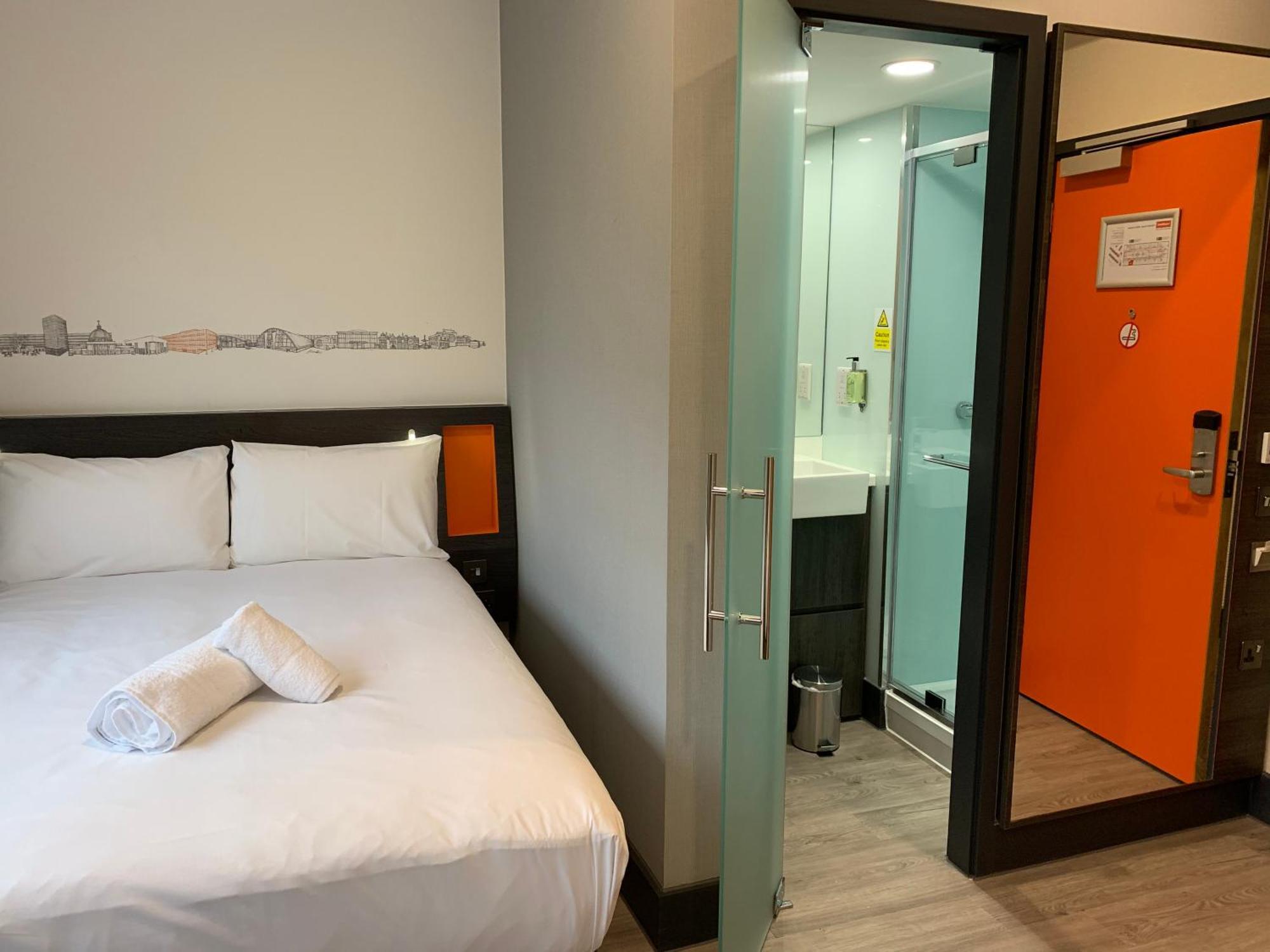 Easyhotel Milton Keynes Buitenkant foto