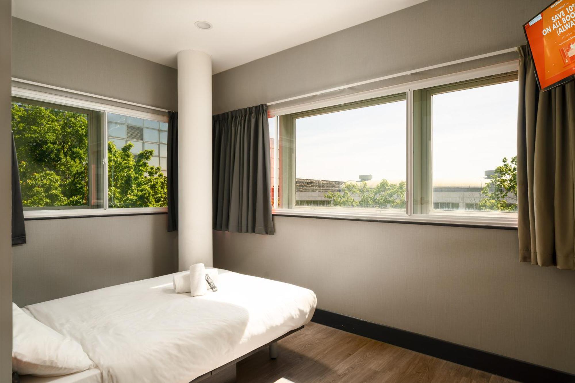 Easyhotel Milton Keynes Buitenkant foto
