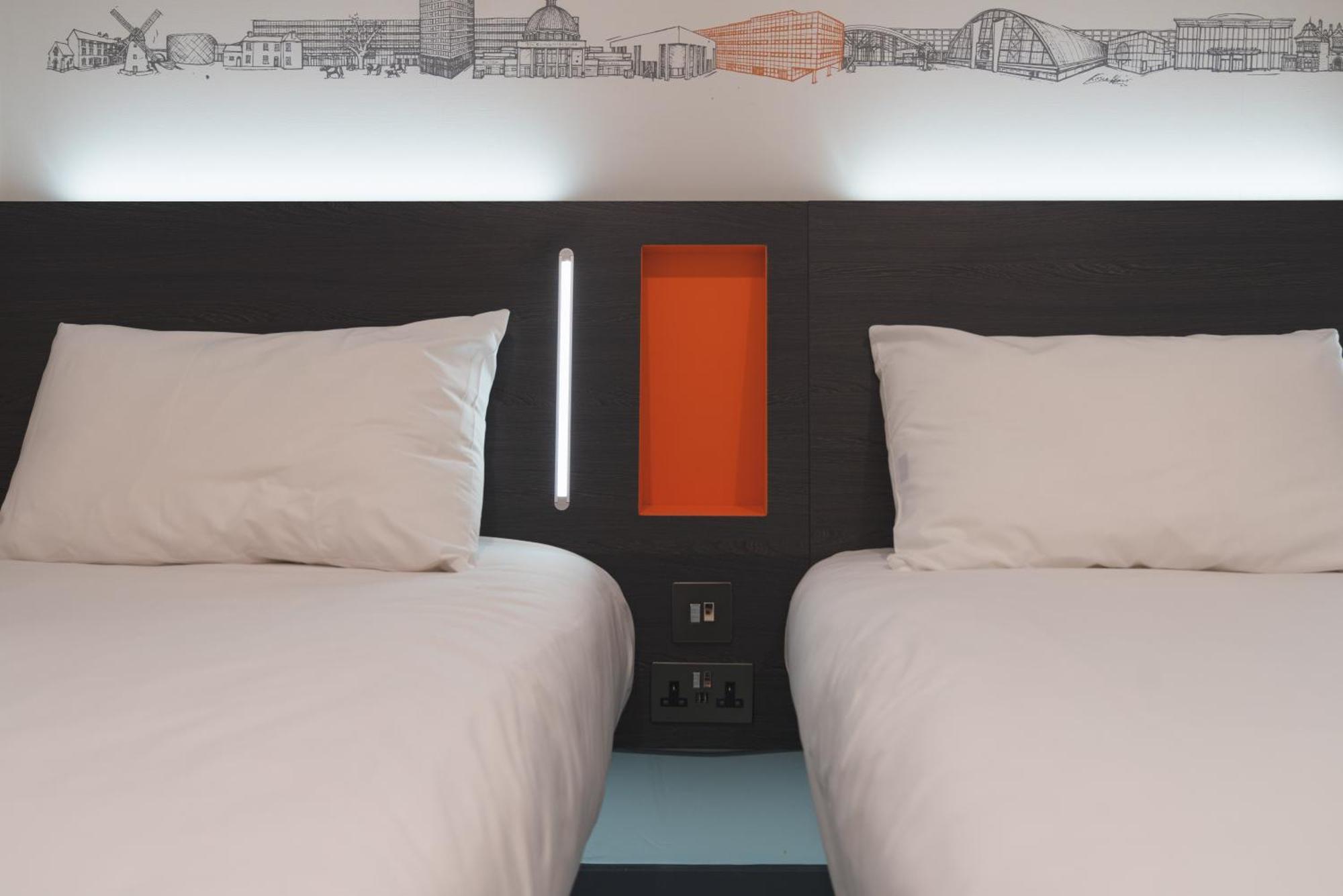 Easyhotel Milton Keynes Buitenkant foto