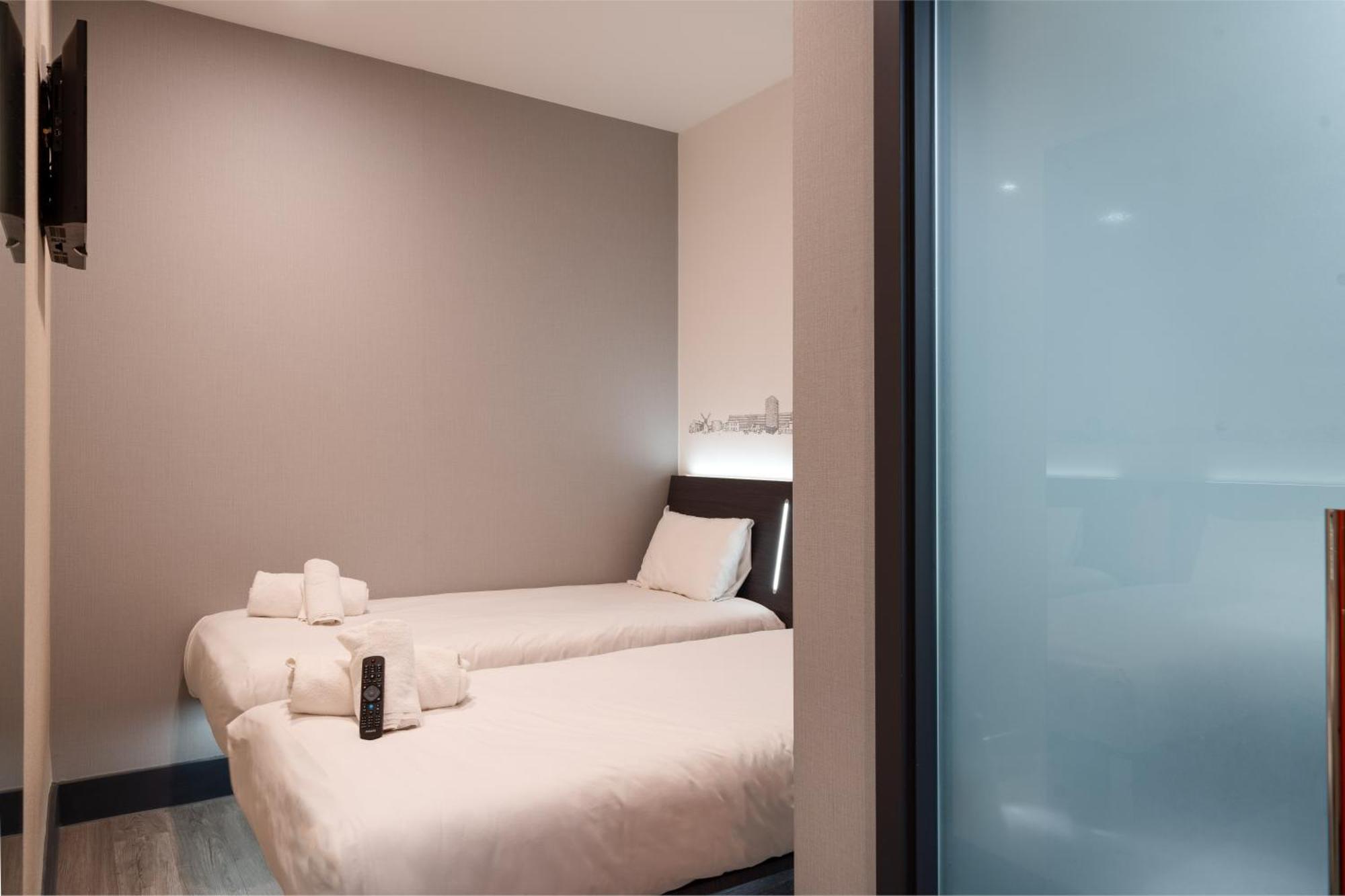 Easyhotel Milton Keynes Buitenkant foto