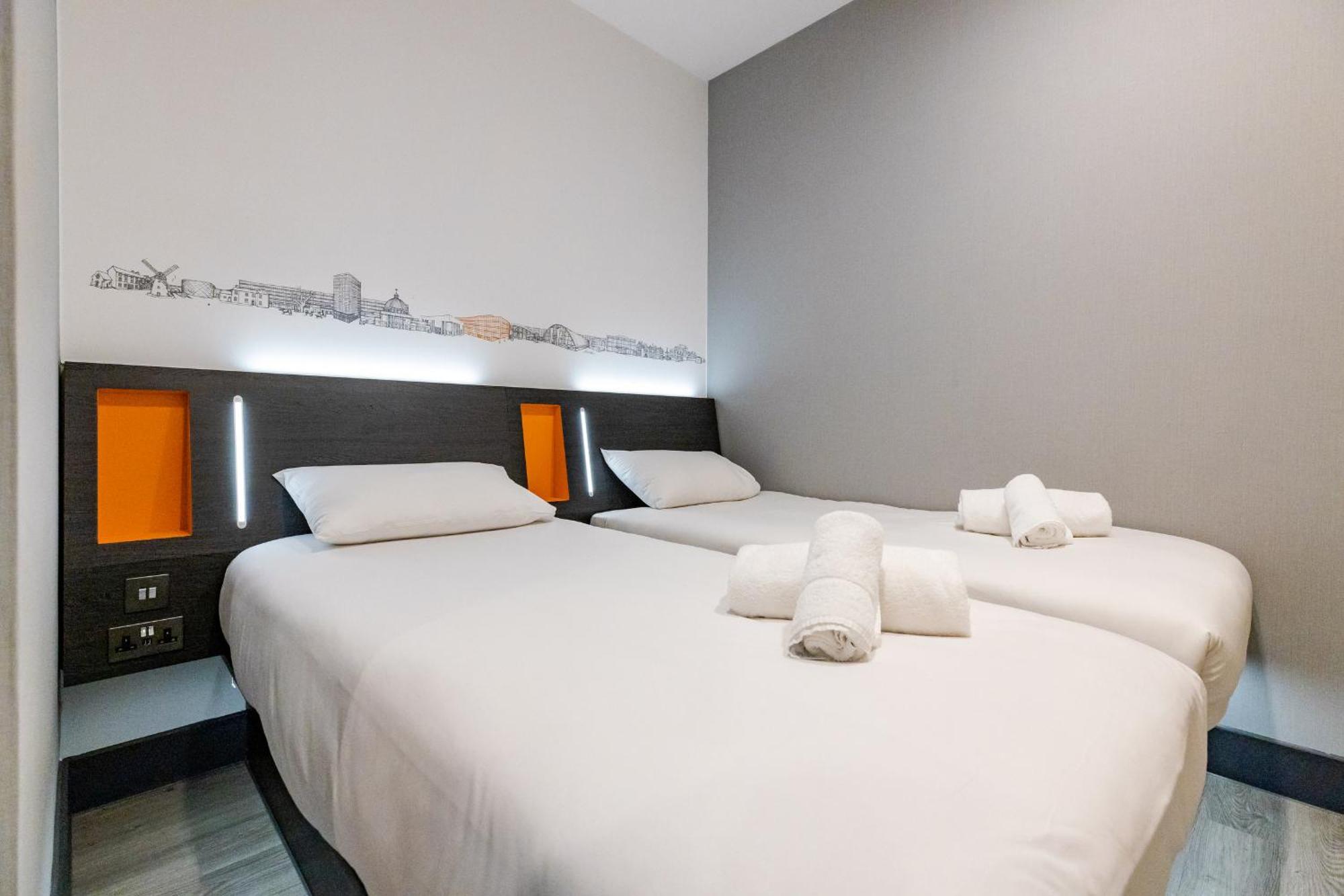 Easyhotel Milton Keynes Buitenkant foto