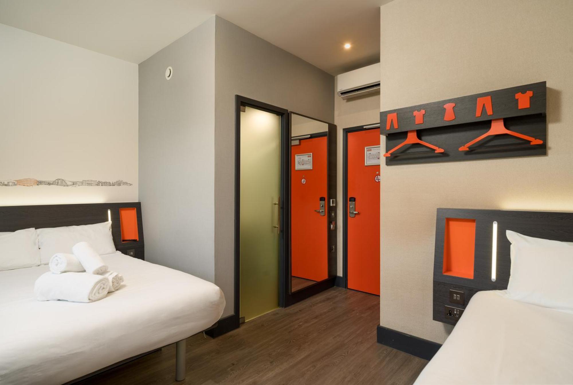 Easyhotel Milton Keynes Buitenkant foto