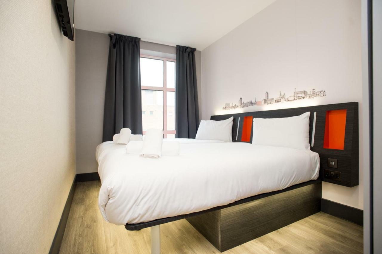 Easyhotel Milton Keynes Buitenkant foto
