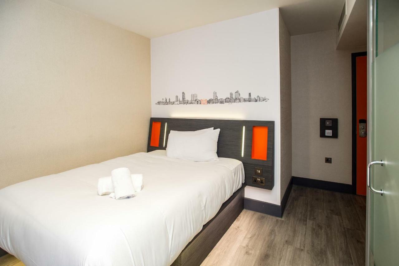 Easyhotel Milton Keynes Buitenkant foto