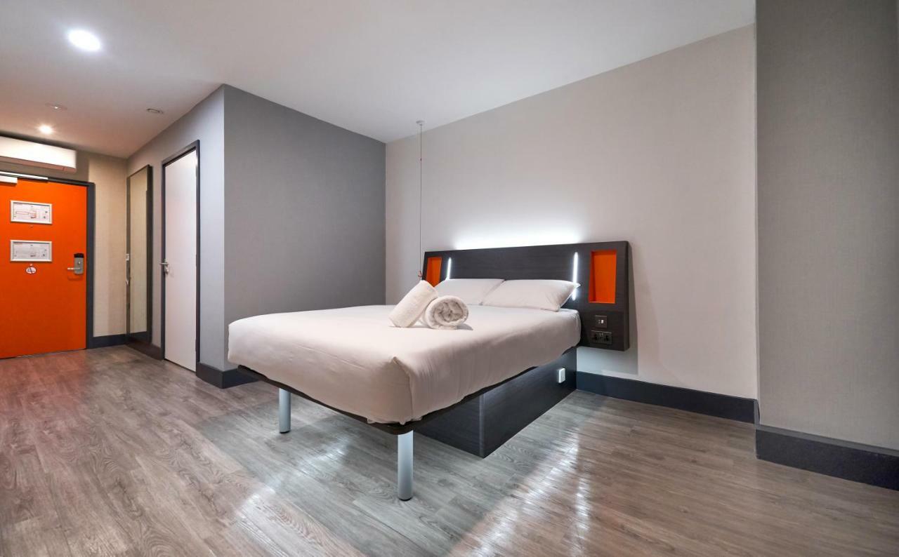 Easyhotel Milton Keynes Buitenkant foto