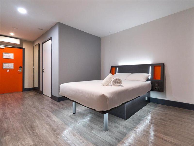 Easyhotel Milton Keynes Buitenkant foto